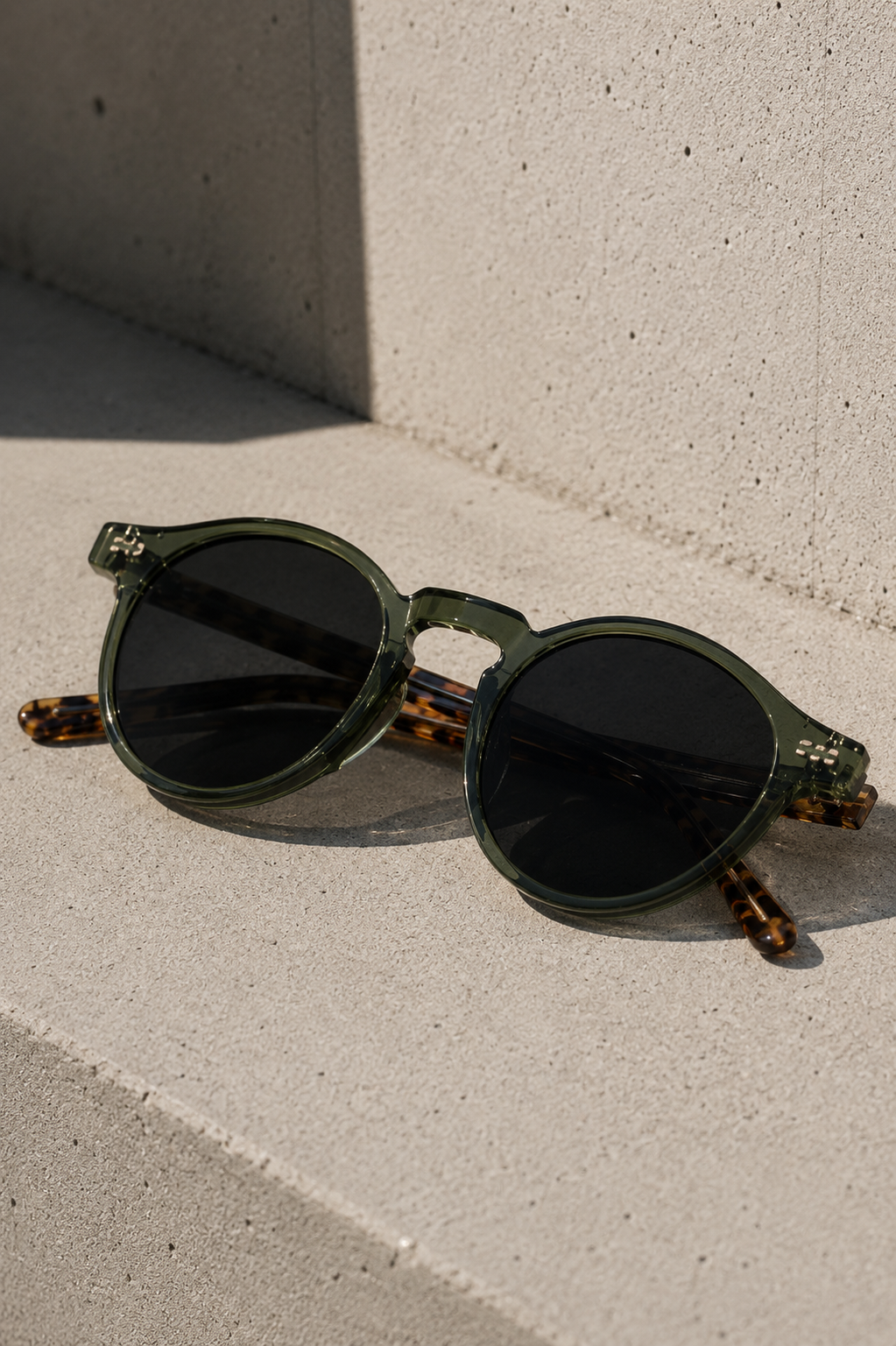 Men's Round Frame Sunglasses