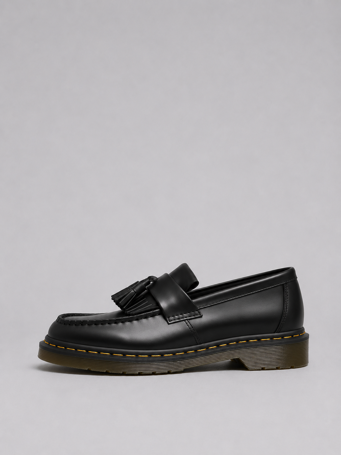 Men's Smart Casual Slip-On Loafers with Tassel Detail Stylish Everyday Footwear