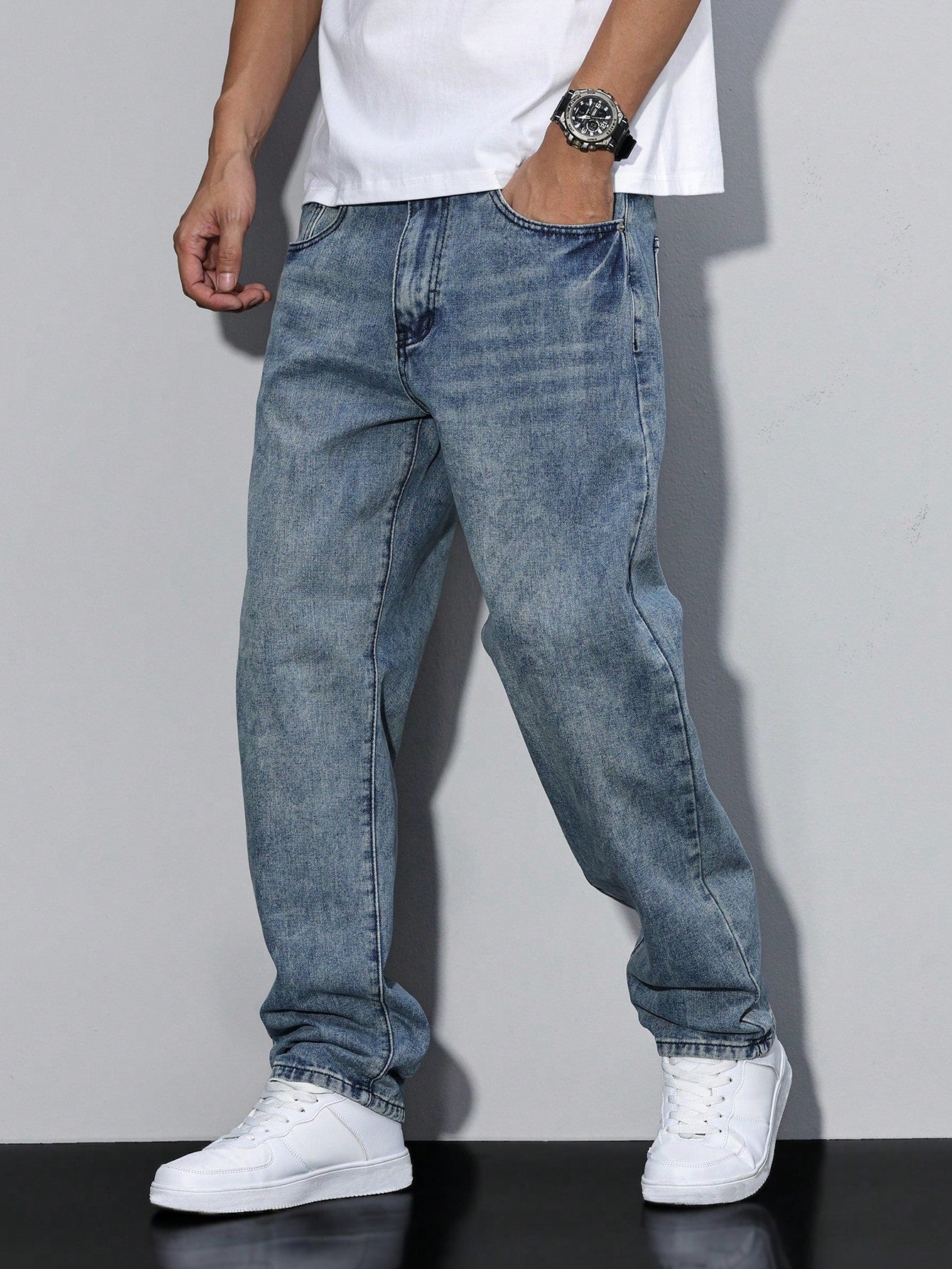 Men's Classic Casual Jeans | Straight Leg