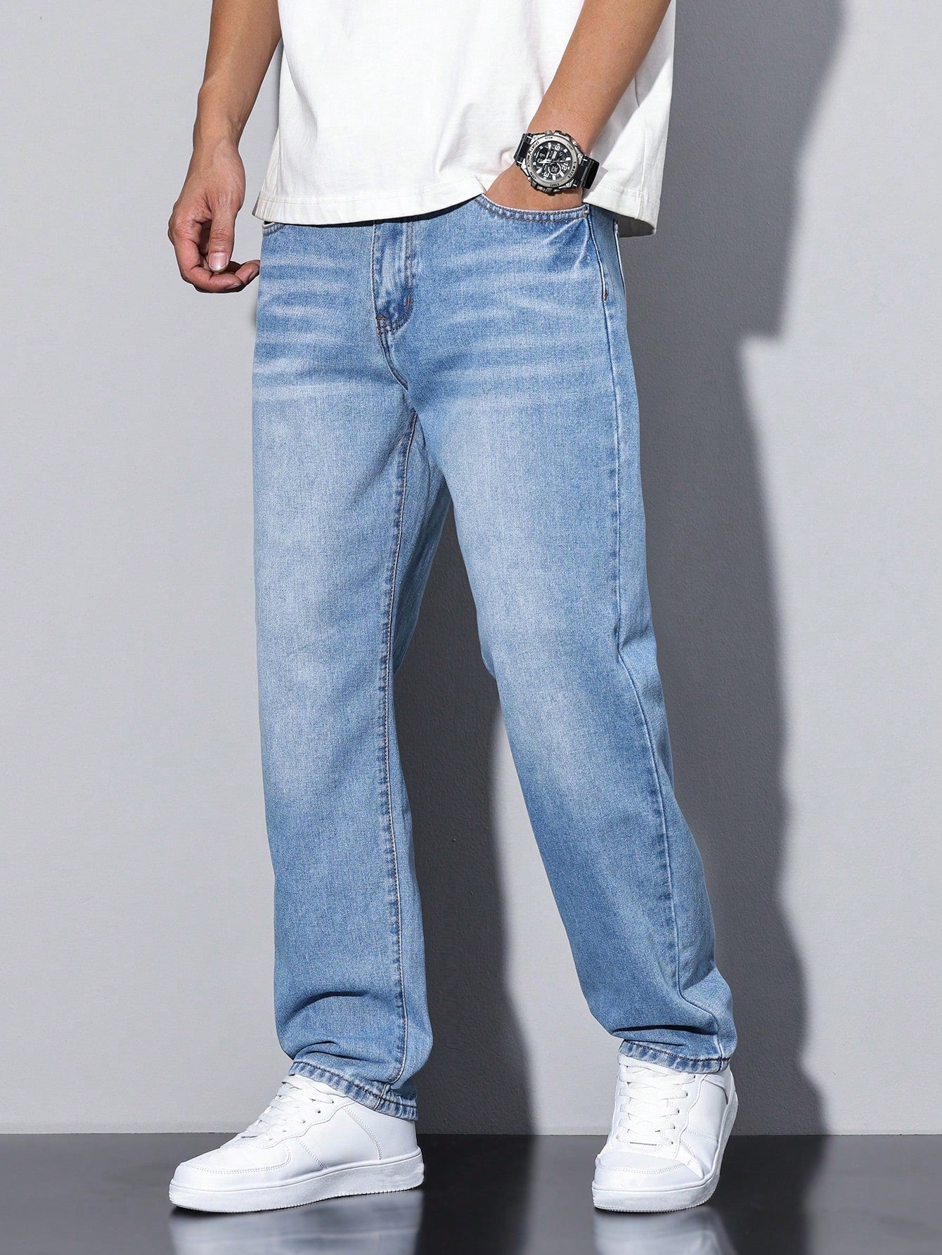 Men's Classic Casual Jeans | Straight Leg