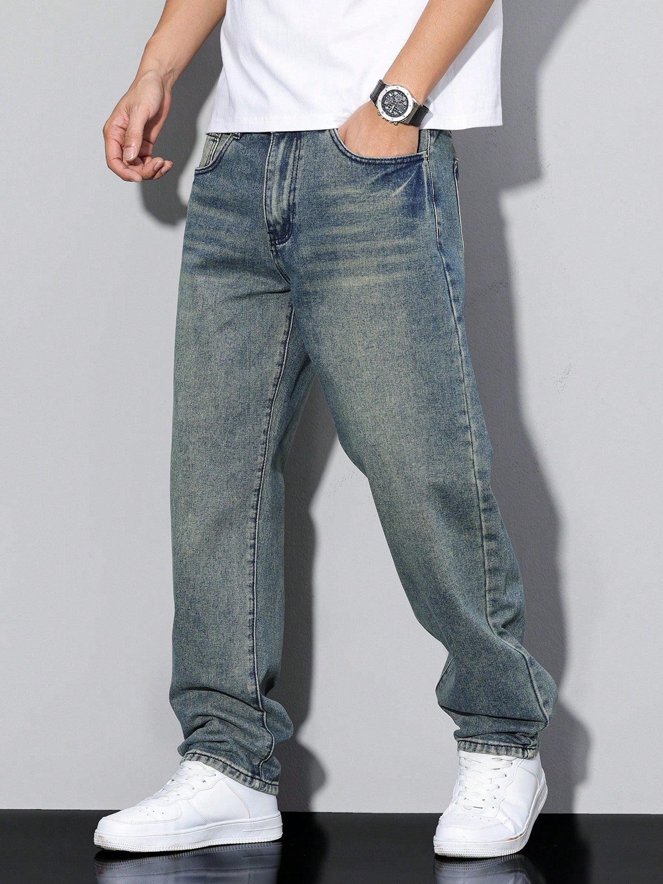 Men's Classic Casual Jeans | Straight Leg