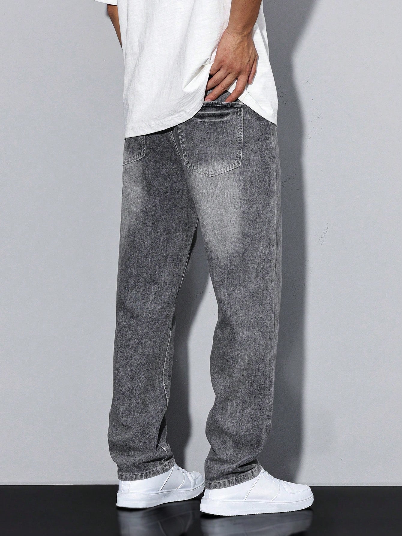 Men's Classic Casual Jeans | Straight Leg