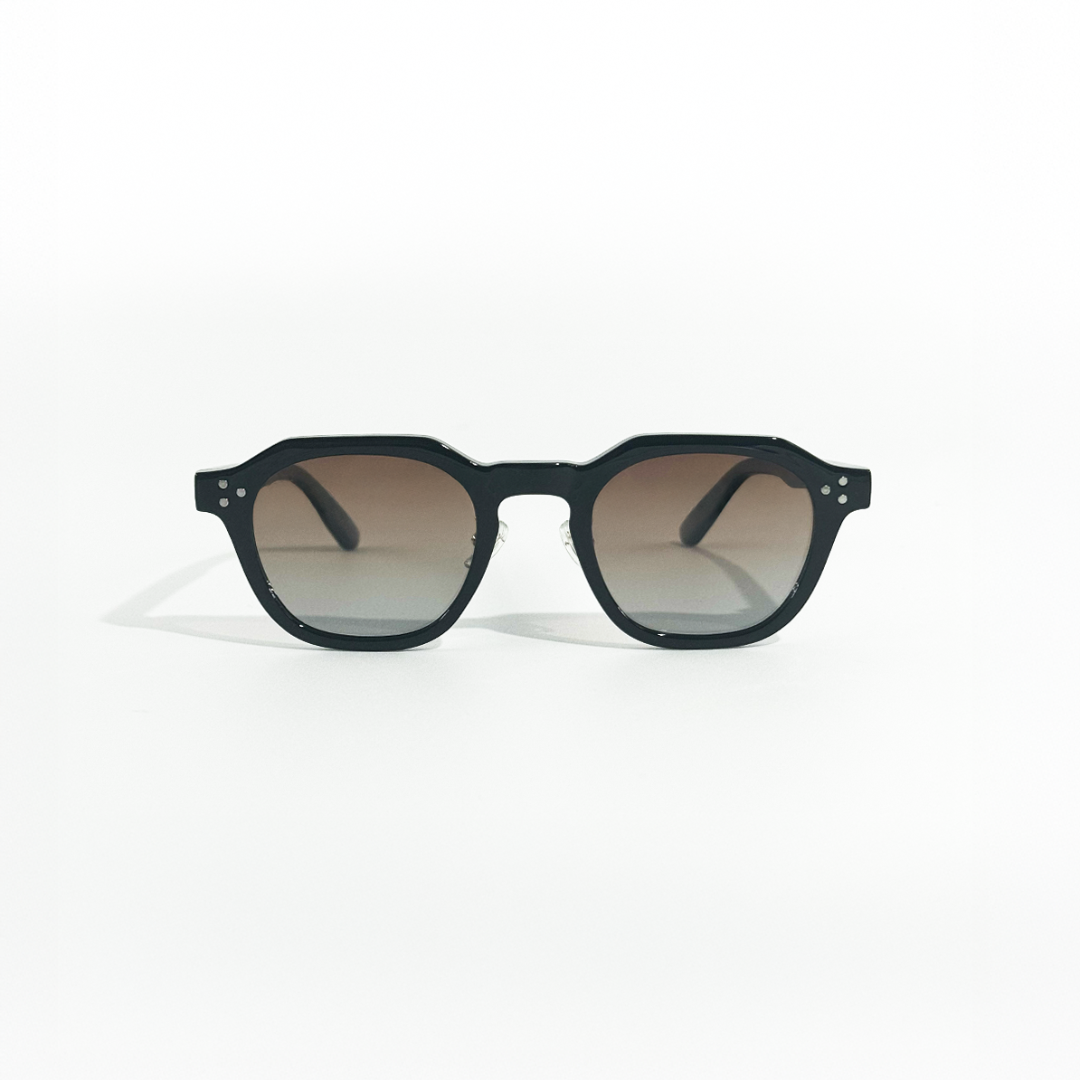 Men’s Stylish Silver Gradient Sunglasses | Panto Frame Design
