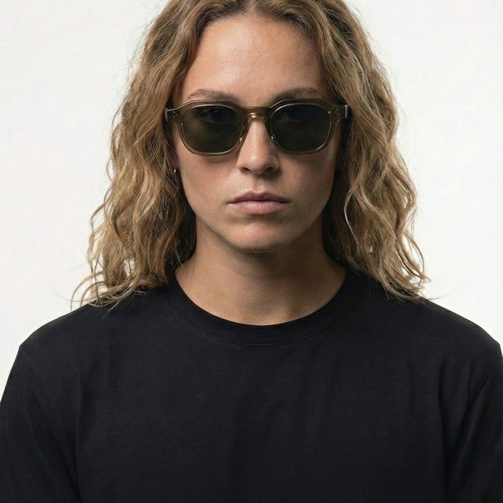 Men’s Stylish Silver Gradient Sunglasses | Panto Frame Design
