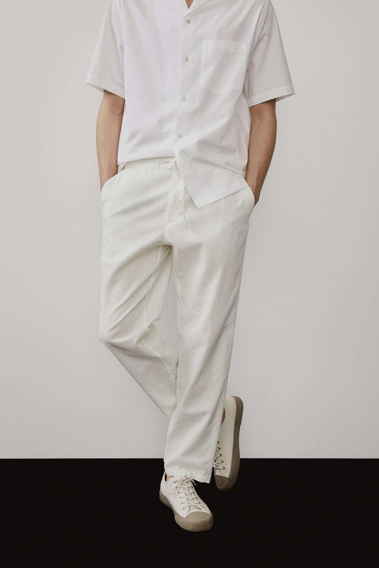 Men's Relaxed Fit Trousers with Drawstring Elastic Waist