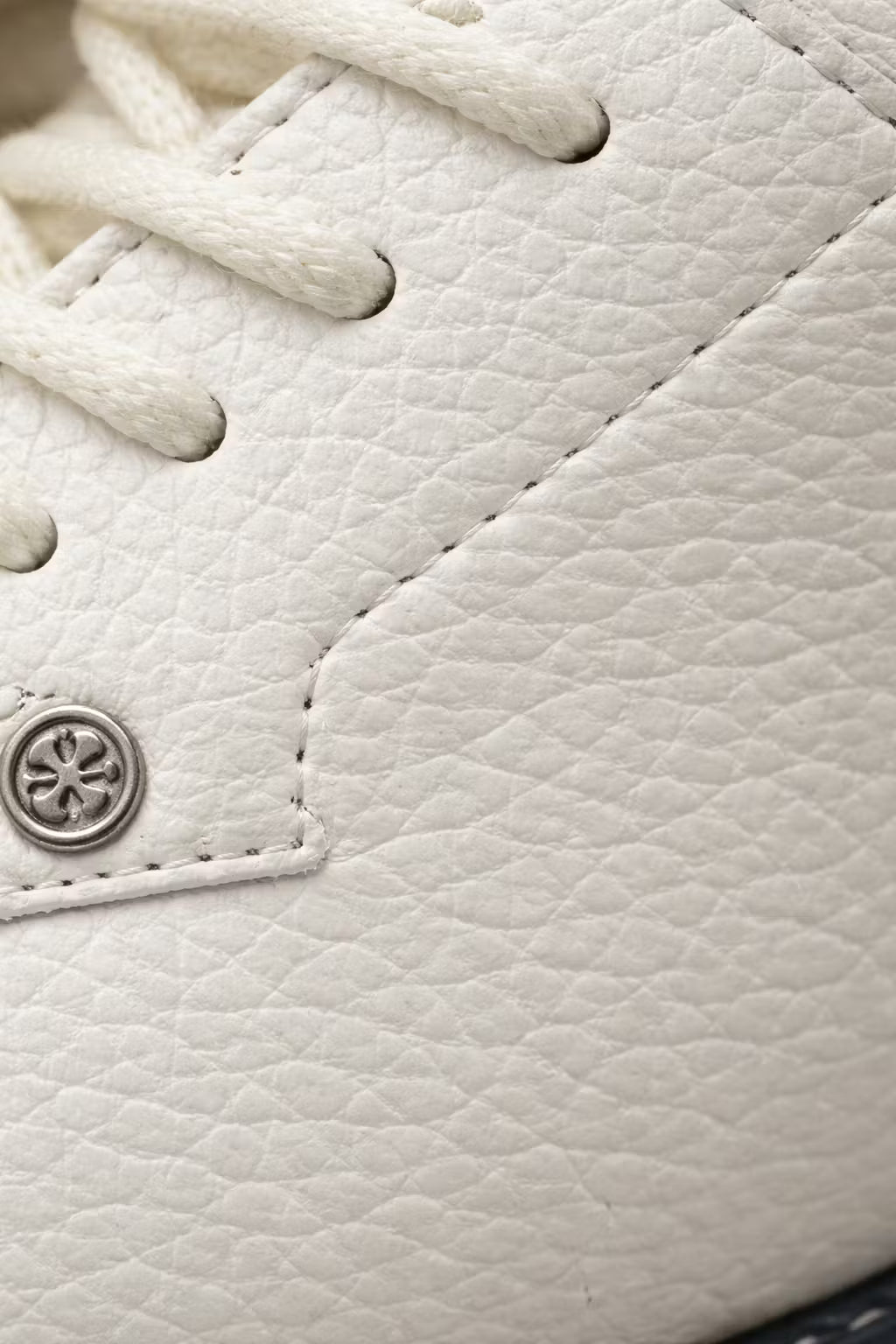Men's Classic Grip Golf Shoes | Stylish