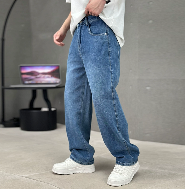 Men’s Loose Fit Straight Leg Jeans